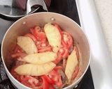 Hình bước làm 3 của món Cá ngừ kho cà chua, thơm