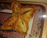 A picture of step 9 of Butterfly Aloo samoosa.