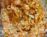 Foto del paso 3 de la receta: Crujiente de ensalada de repollo con langostinos