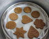 வீட் ஜாகெரி குக்கீஸ்(wheat jaggery cookies recipe in tamil) ரெசிபி ஸ்டேப் 8 புகைப்படம்