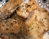 Csirkemell pikáns gombaraguval egybesütve recept fázis 1 fotója