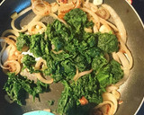 Foto del paso 2 de la receta: Huevo poche con espinacas