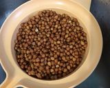 Une image de l'étape 2 de Pois chiches bruns aux tomates, oignon et épices.