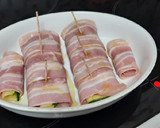 Foto del paso 5 de la receta: Rollitos de pechuga de pavo, calabacín y panceta