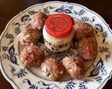 A picture of step 1 of California Farm Wagyu Meatball Soup.