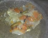 A picture of step 2 of Chicken Yakhni soup🍲.