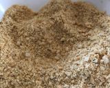 Foto del passaggio 2 della ricetta Antipasto in bicchiere : crumble di taralli stracciatella di bufala e pachino al timo