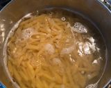 Foto del paso 1 de la receta: Pasta con pollo, tocino y espárragos