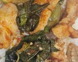 รูปขั้นตอนการทำที่ 4 ของ ผัดพริกแกงไก่มะเขือเปาะ