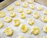 Foto langkah ke 7 dari resep Kue Sagu Keju super renyah enak.