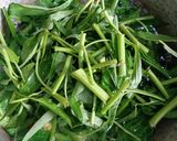 Foto langkah ke 2 dari resep Sayur Asem Kangkung.