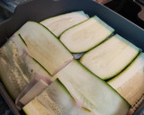 Foto del paso 2 de la receta: Calabacín gratinado con jamón y queso (air fryer)