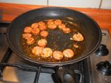 Fideos chinos con verduras salteadas y longaniza