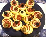 Foto del passaggio 4 della ricetta Antipasto di pasta sfoglia sfizioso e veloce