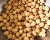 A picture of step 1 of Chana chilla.
