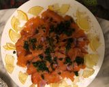 Foto del passaggio 13 della ricetta Salmone affumicato di Natale fatto in casa
