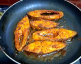 A picture of step 3 of Katla fish biryani in electric rice cooker.