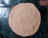 A picture of step 4 of Pizza paratha.