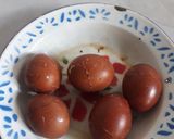 Foto langkah ke 2 dari resep Telur Pindang Retak Seribu.