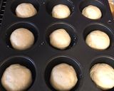 A picture of step 5 of Pizza buns.