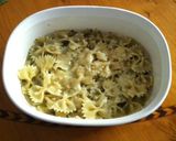 Foto del paso 4 de la receta: Farfalle con piñones