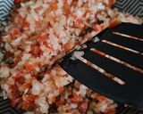 Foto del paso 1 de la receta: Tortilla de arvejas con cebolla y morrón 🫛