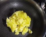A picture of step 4 of Gond dryfruits laddu.