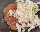 Foto langkah ke 4 dari resep Kiymalı Kapuska (Cabbage Stew with Minced Meat).