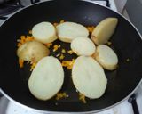 Foto del paso 3 de la receta: Papas con hierbabuena