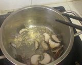 Hình bước làm 4 của món Canh sườn nấm rong biển
