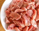 Hình bước làm 1 của món Thịt Nạc Kho Quéo Nước Dừa