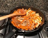 Foto del paso 3 de la receta: Julianas de pollo con verdura