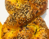 Foto del paso 10 de la receta: PAN 🥖🥖TRENZADO 🥨🥨 4 QUESOS 🧀🧀Y MOSTAZA CON MIX DE SEMILLAS🥖🧀🥨