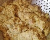 Foto langkah ke 5 dari resep Ayam Goreng Serundeng Kelapa & Lengkuas.