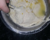 Foto del paso 8 de la receta: Bundt cake de queso y limón