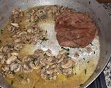 Foto del passaggio 5 della ricetta Scaloppina con i funghi