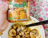 Hình bước làm 2 của món Ốc hương xào sả ớt