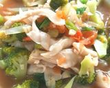 Foto langkah ke 8 dari resep Tumis brokoli jamur tiram.