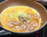 Foto del paso 2 de la receta: Tortilla de gamba blanca al ajillo 🤩🤩