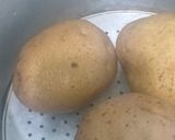 Foto langkah ke 1 dari resep Baked potato chicken cheese.
