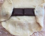 Une image de l'étape 1 de Pains au lait fourré au chocolat.