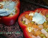Foto del paso 3 de la receta Pimientos rojos rellenos de pollo, bacon y verduras (asados)