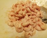 A picture of step 1 of Tramezzini di gamberi.