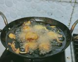 A picture of step 3 of Kache kele ka pakoda.