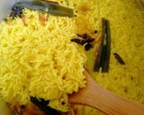 Gambar langkah 4 resipi Nasi Kuning Utara.
