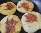 Foto del paso 7 de la receta: Pancitos🥯de papa, yuca🧇y queso🧀🥔🍞