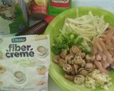 Foto langkah ke 1 dari resep Spaghetti with Chicken Stroganoff.