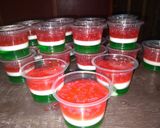 Foto langkah ke 4 dari resep Puding semangka cup.