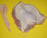 Foto del paso 1 de la receta: Muslos de pollo y vegetales escabechados