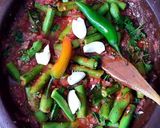 Foto del paso 4 de la receta: Tajine de boquerones con pencas de coliflor y habas tiernas